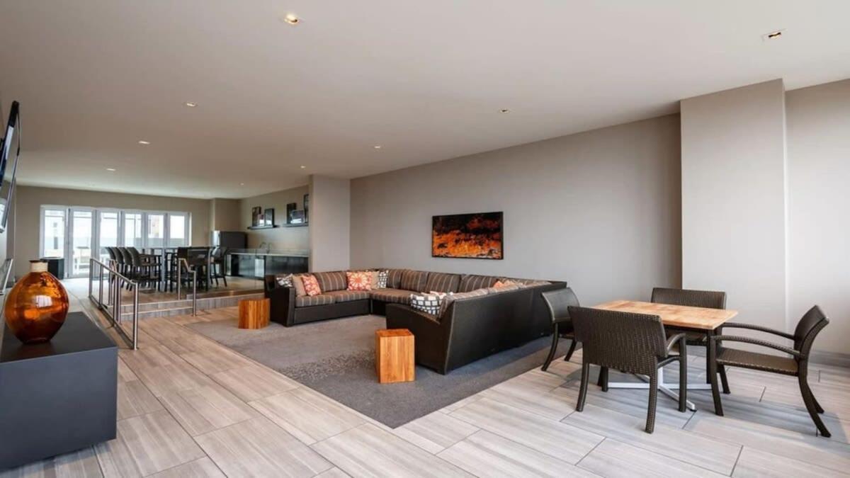 Bold 2BR 2BA w SKY POOL CozySuites Dallas Zewnętrze zdjęcie